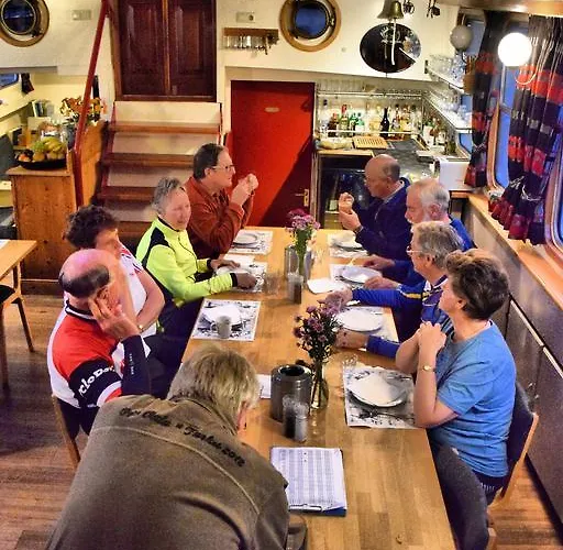 Hotelboat Allure 2* Amsterdam