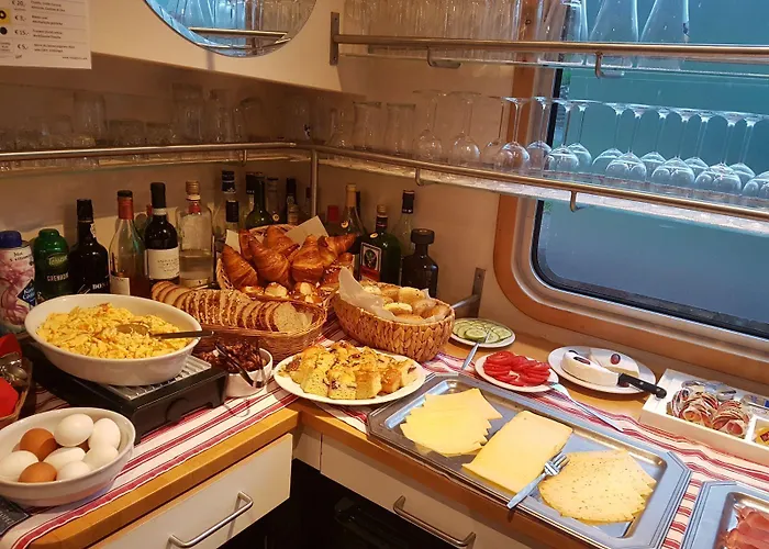 Hotelboat Allure Hotell 2*